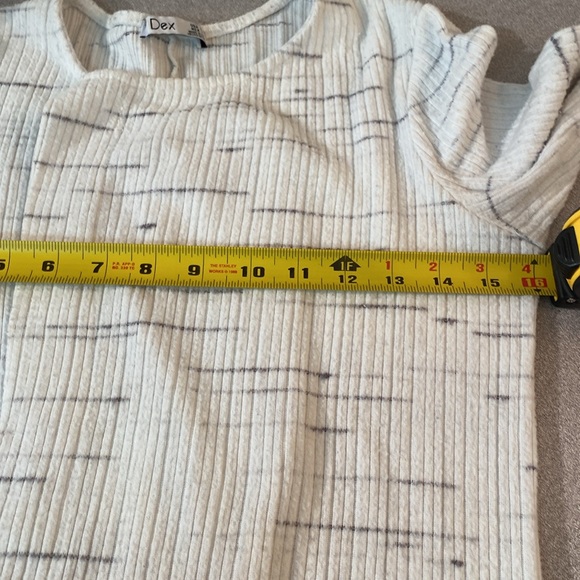 DEX - Long Sleeve Fly Away Cardigan.  Size S - Picture 6 of 8